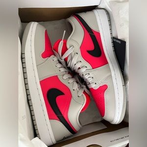 Nike Air Jordan 1 Low ‘Light Iron Ore Siren Red’